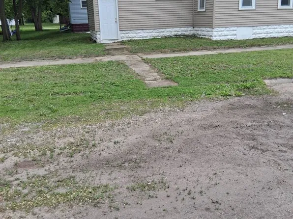 618 Logan Ave, Waterloo, IA 50703