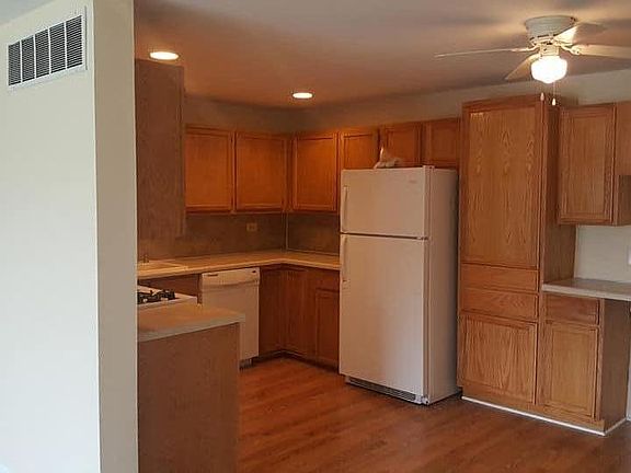 5th image of 191 Duxbury Ct APT A