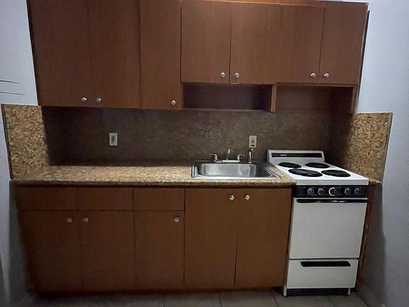 4th image of 204 SW 1st St APT 5