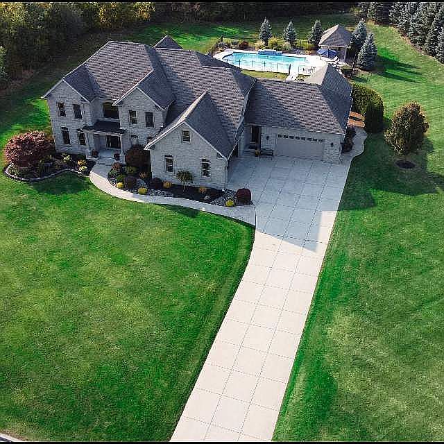 9031 Hillview Dr, Clarence, NY 14031 Zillow