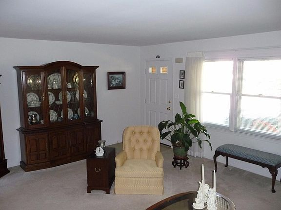 4th image of 2116 Saint Francis St