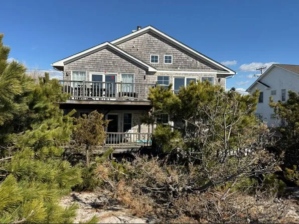 301 Lewis Walk, Sayville, NY 11782