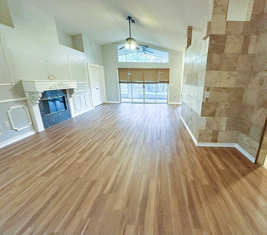 3 bed, 2.0 bath, 1514 sqft, $1,900 — Photo 2