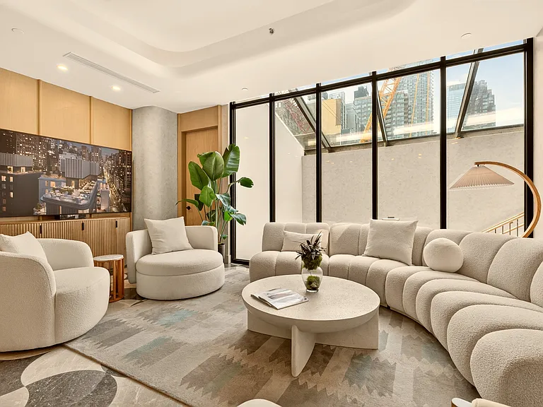 400 W 38th St #5GN — Photo 37