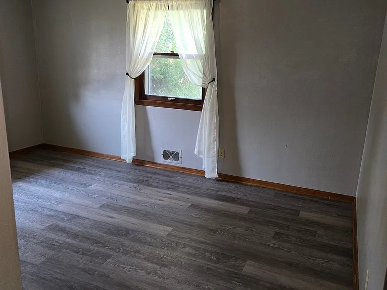 592 Donna Dr — Photo 19