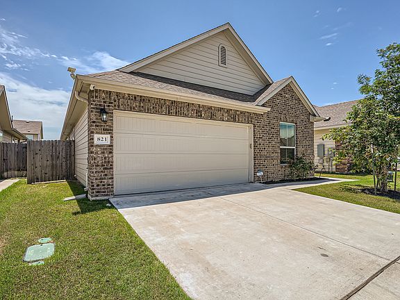 2nd image of 821 Durness Dr