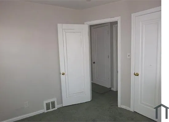 20445 Tracey St — Photo 14