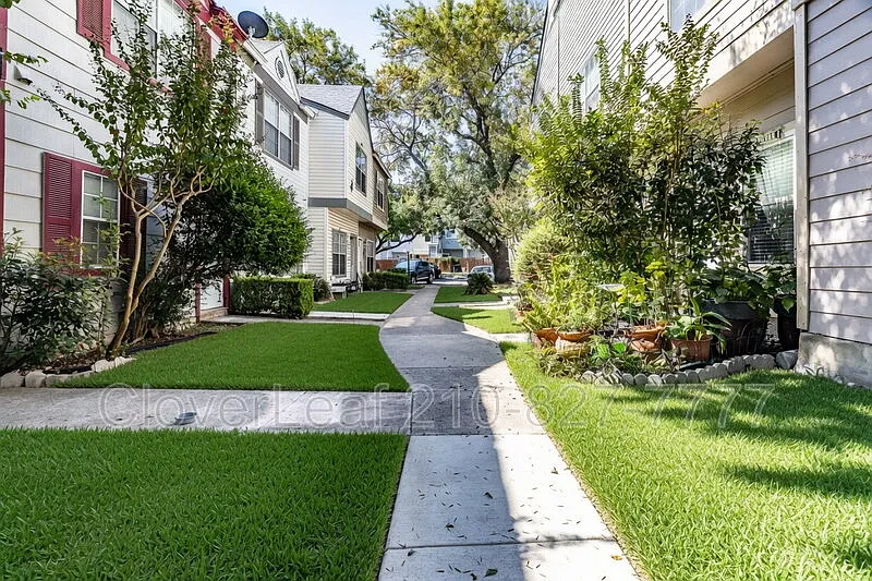 2 bed, 1.5 bath, 855 sqft, $1,197 — Photo 4