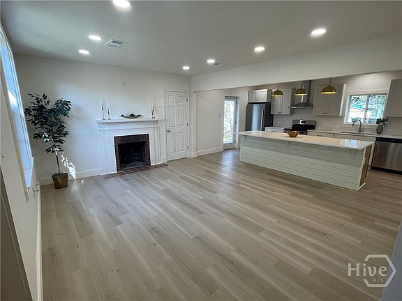 3rd image of 1510 E 49th Street