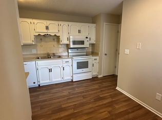 9914 N Cherry Dr, Kansas City, MO 64155