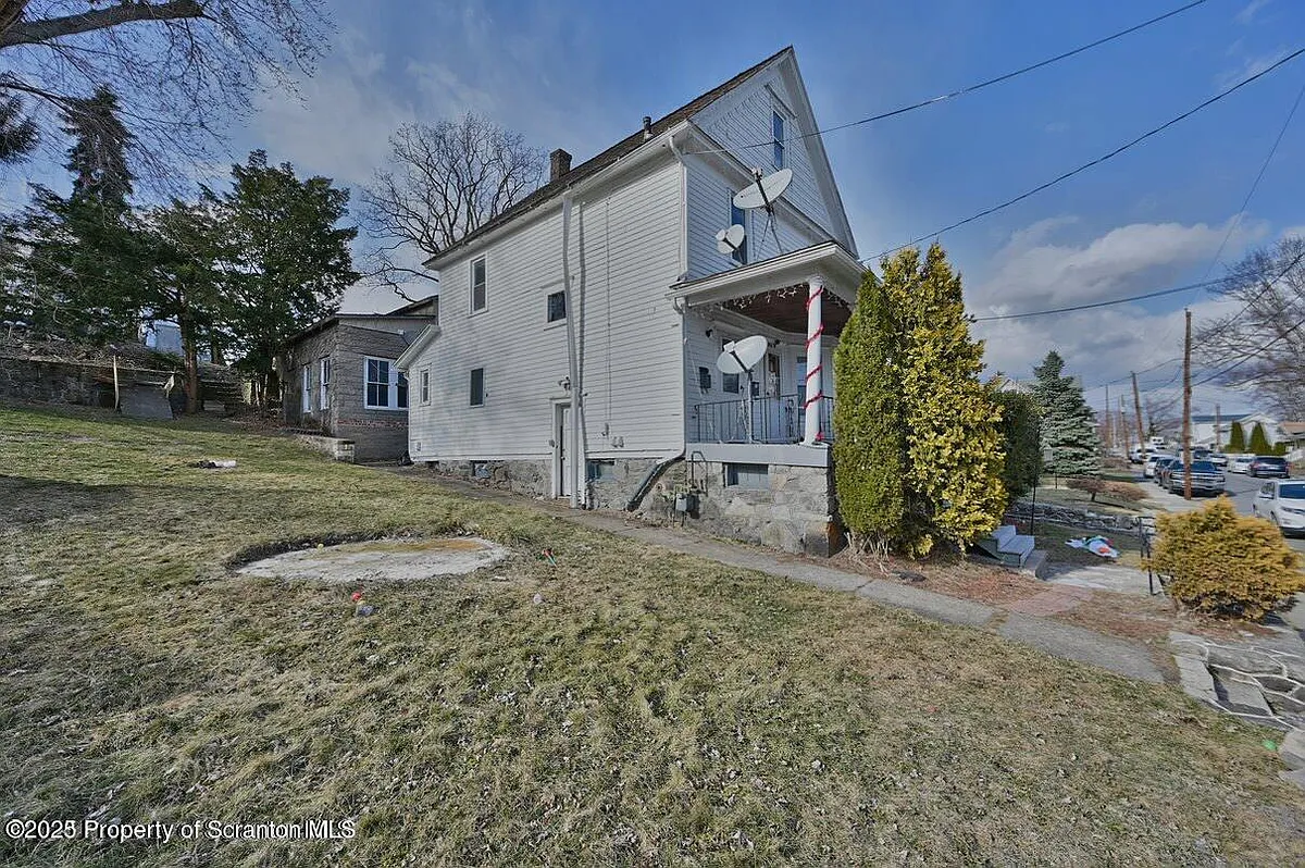 Building Photo - 1025 Ridge Ave