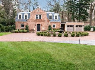 11 Pine Rd, Syosset, NY 11791