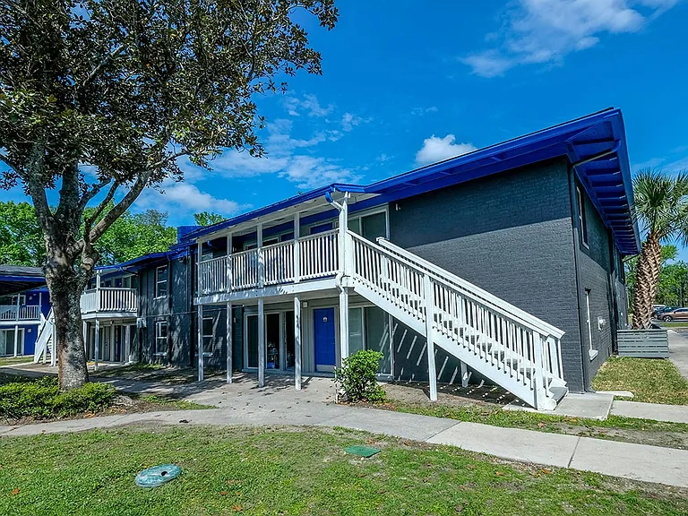 Mandarin Bay Apartments