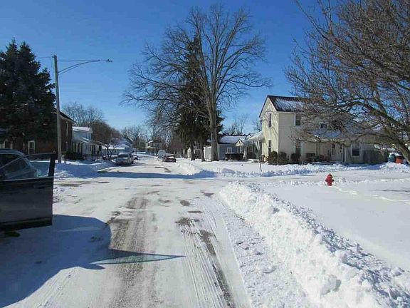 4th image of 403 Western Ave