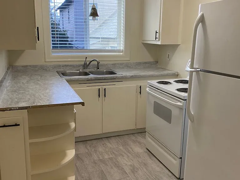 1814 Cedar St — Photo 10