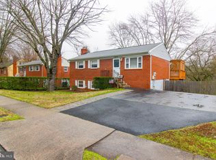 15217 Crescent St, Woodbridge, VA 22193