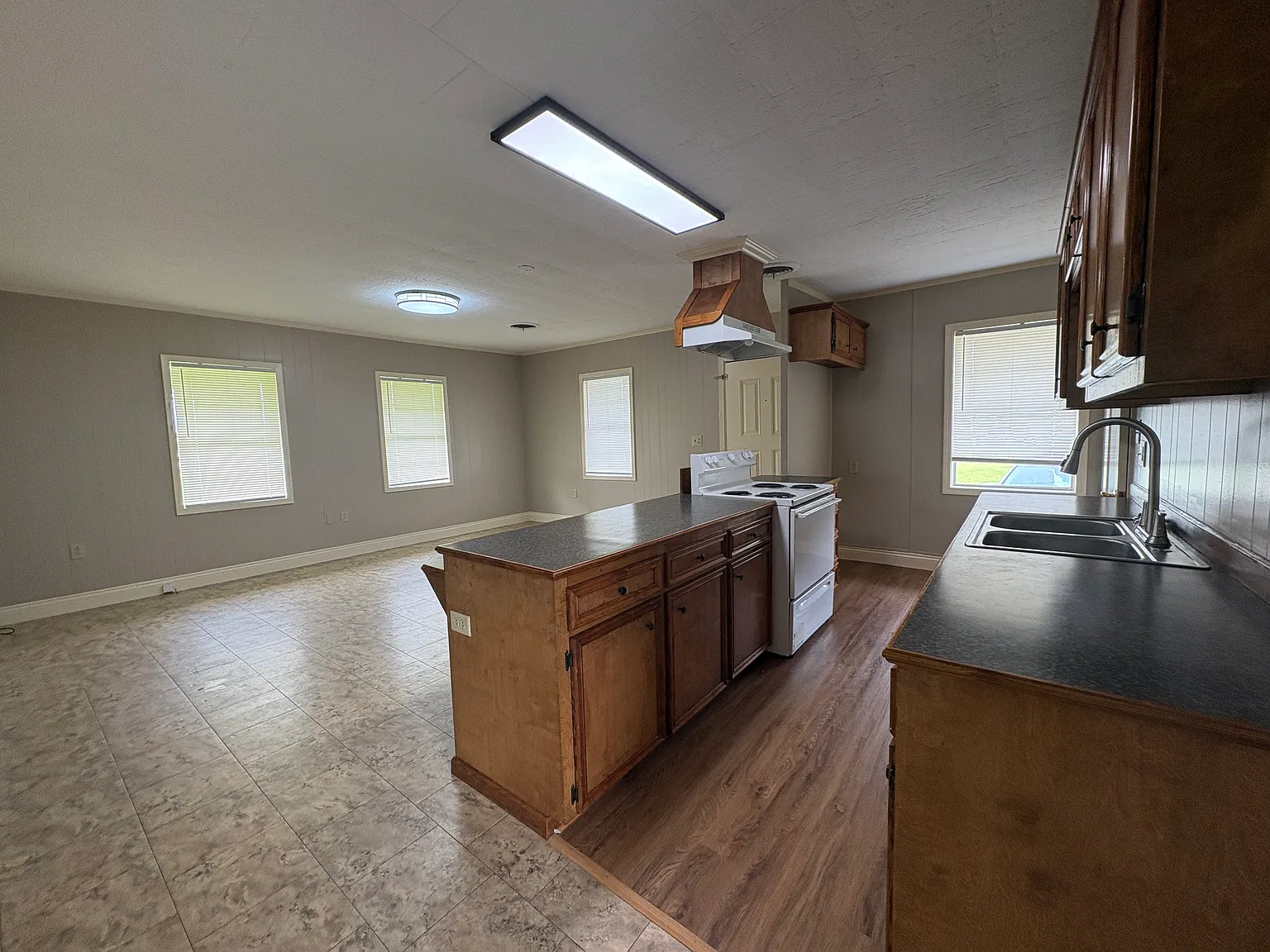 6790 Alma St — Photo 4
