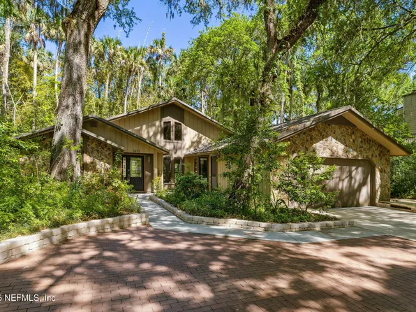 1875 LIVE OAK Lane, Atlantic Beach, FL 32233