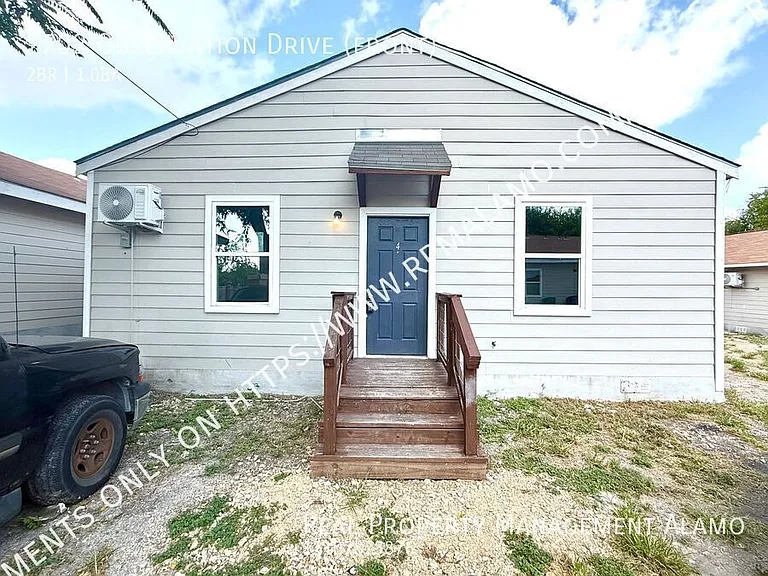 2702 Observation Dr #4 — Photo 1