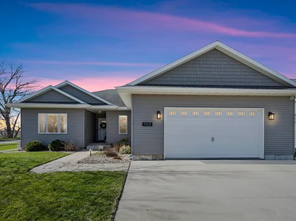 1103 Meadow View Ln, Waverly, IA 50677