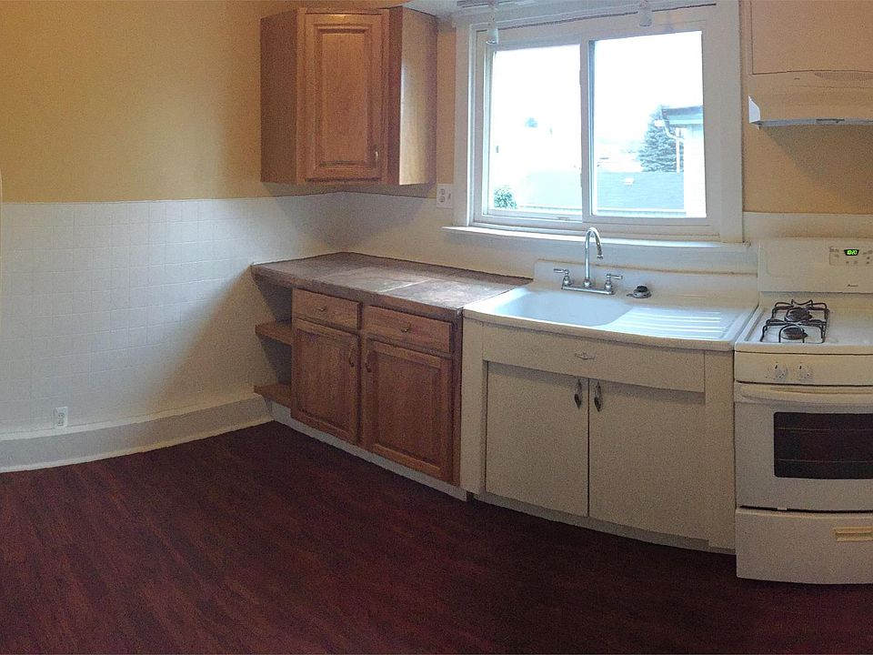 2nd image of 1021 3rd Ave APT 2