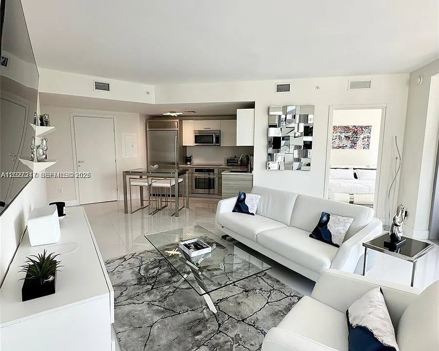 1300 Brickell Bay Dr #3101