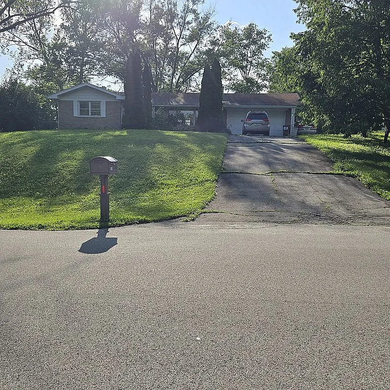 3S186 Shagbark Ln photo 1