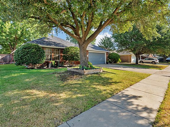 4th image of 351 Meador Ln