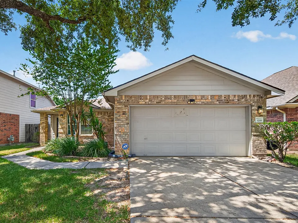 3218 Spring Flower Ln
