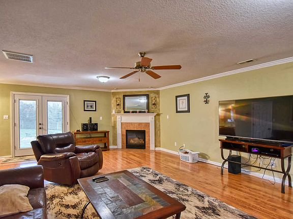 4th image of 9312 Lawhorn Ln