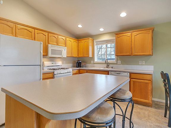 4th image of 2295 SW Barber Ln