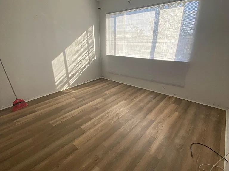 842 Monopoly Ct — Photo 18