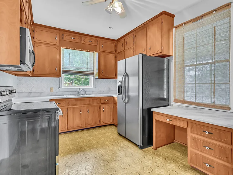 217 E Meadow Cir — Photo 18