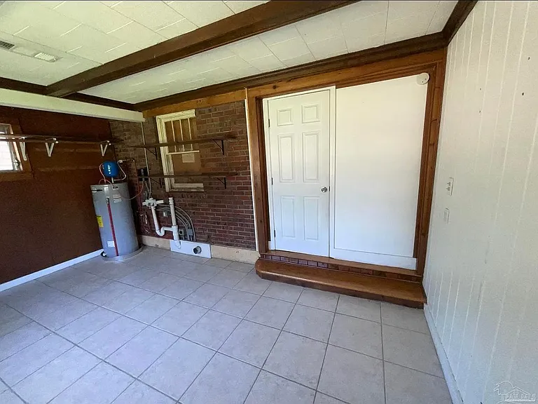 2000 E Jordan St — Photo 11