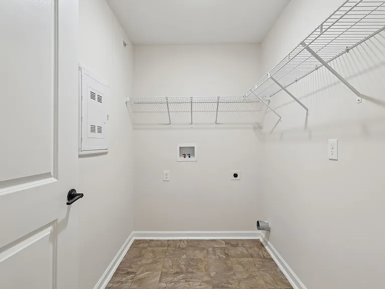 Nicholas Place Apartments — Photo 36