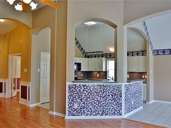 4th image of 1323 Noble Glen Dr
