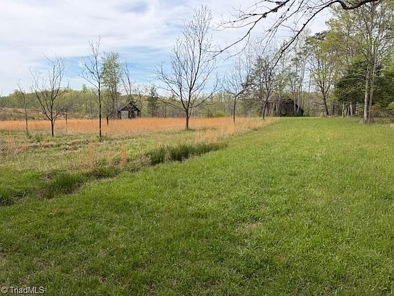 3rd image of 1636 Baker Crossroad Rd