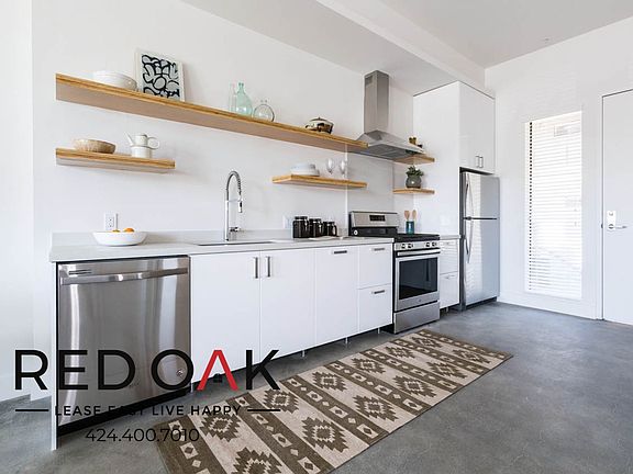 2nd image of 2980 Allesandro St #312