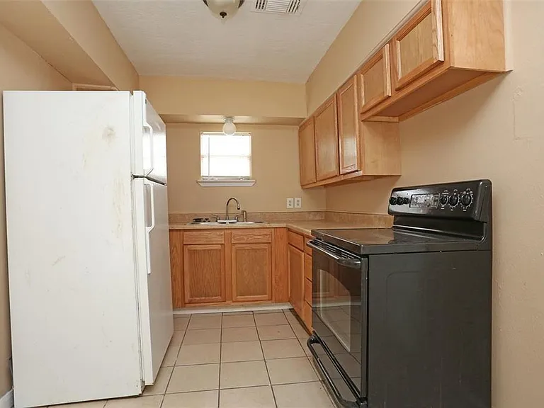 2460 W Shane St #1 — Photo 4