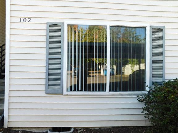 2nd image of 1055 Capitol St NE #102