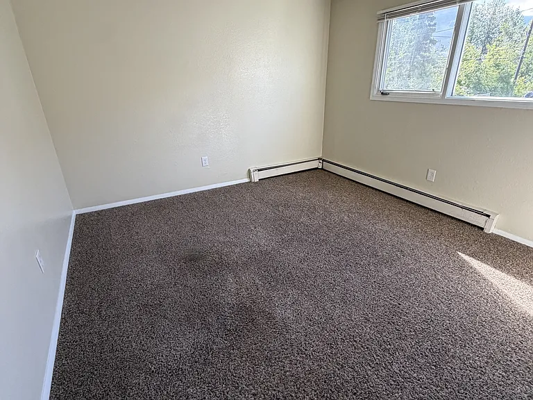 821 N Hoyt St #4 — Photo 5