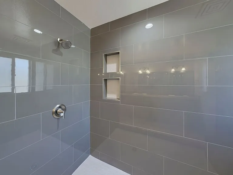 1038 Rimwood Dr — Photo 32