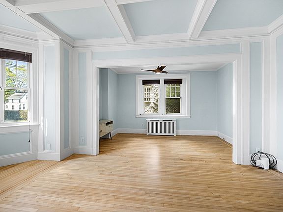 3rd image of 601 Franklin St APT 2