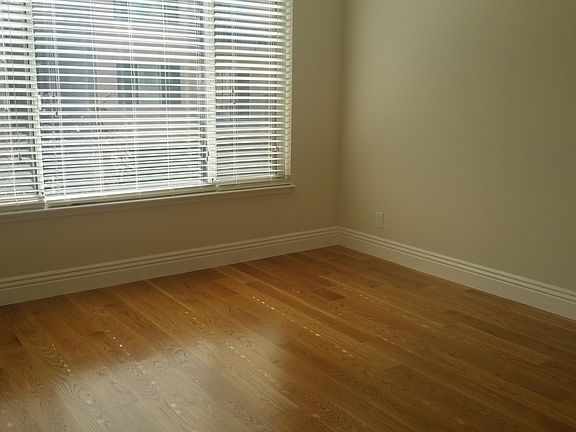 5th image of 262 12th Ave APT 6