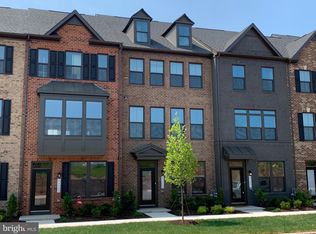 43503 Apple Orchard Sq, Ashburn, VA 20148