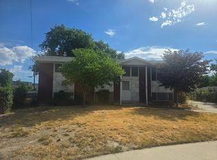 247 E Nicoletti Dr, Midvale, UT 84047