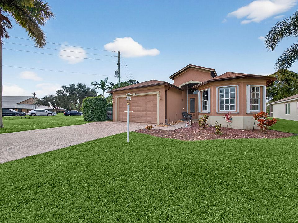 1st image of 8946 SW Fishermans Wharf Drive