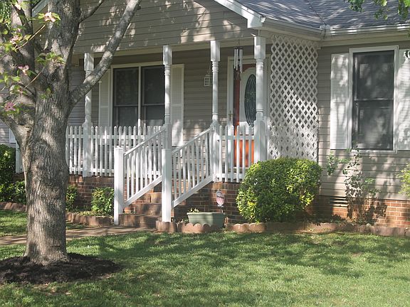 4th image of 2323 Centertree Dr