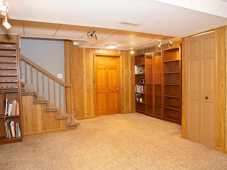53 Stevens Dr — Photo 20
