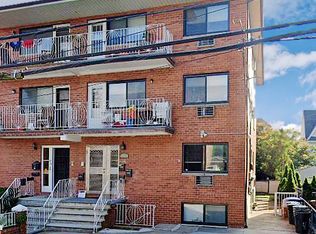 39-22 212th St, Bayside, NY 11361
